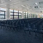 Courtyard By Marriott Waterfront Hotel