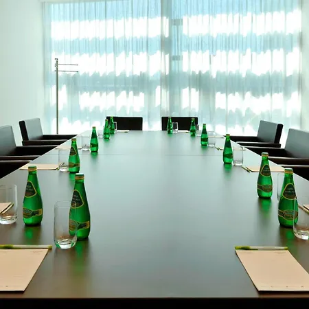 Courtyard By Marriott Waterfront 4*