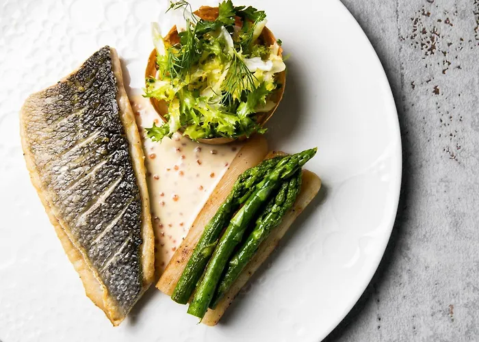 コートヤード バイ マリオット ウォーターフロント ホテル 4*