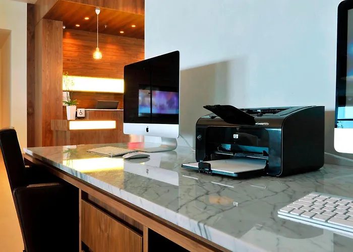 Courtyard By Marriott Waterfront Hotel 4*