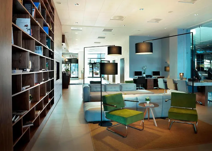 Courtyard By Marriott Waterfront