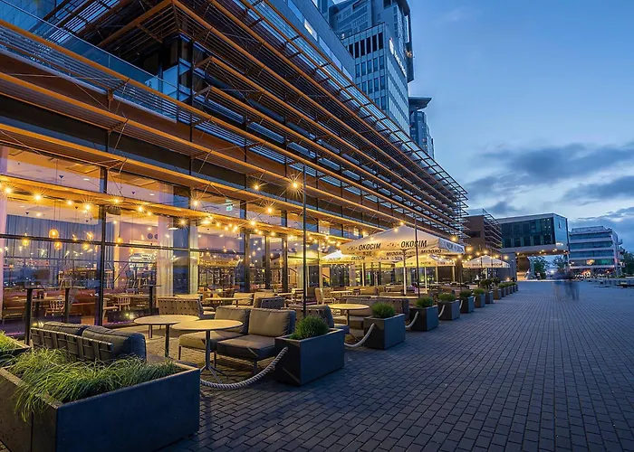 Courtyard By Marriott Waterfront Hotel