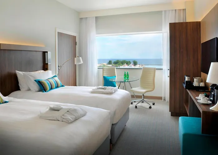 Courtyard By Marriott Waterfront