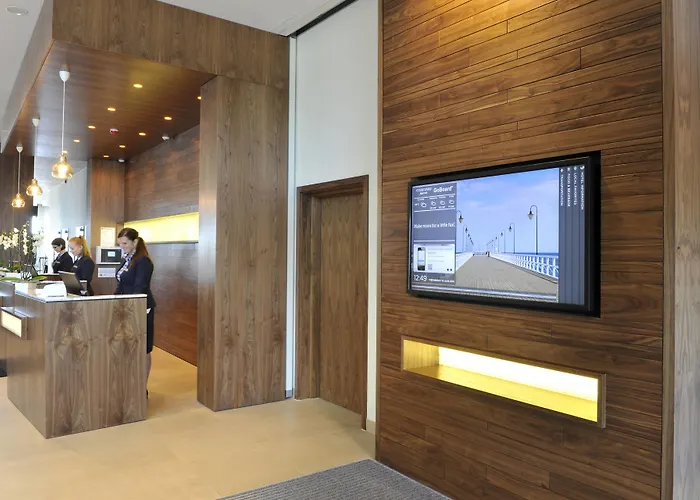 Courtyard By Marriott Waterfront