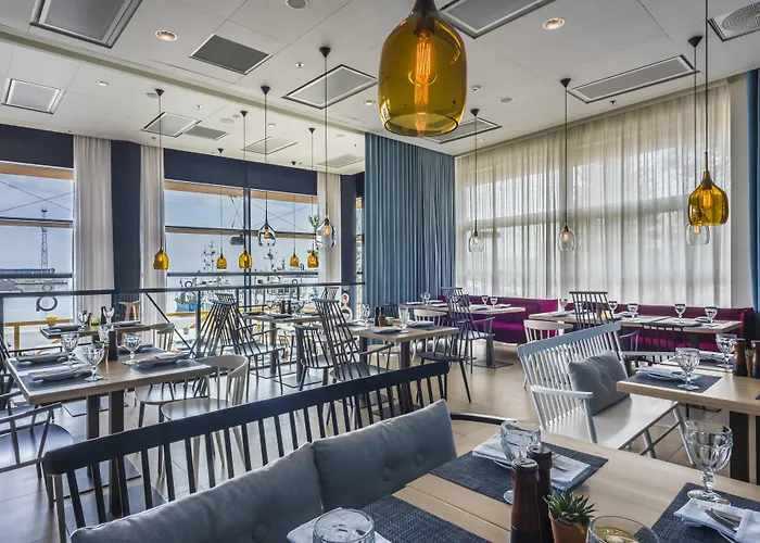 Courtyard By Marriott Waterfront 4*