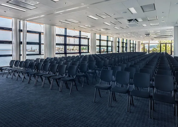 Courtyard By Marriott Waterfront