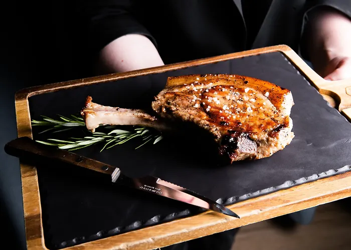 コートヤード バイ マリオット ウォーターフロント ホテル 4*